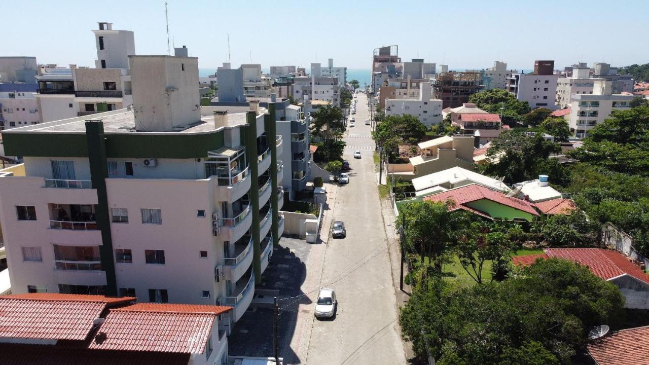 1024 - Apartamento em Bombinhas para locação de temporada - Praia de Bombas Extérieur photo